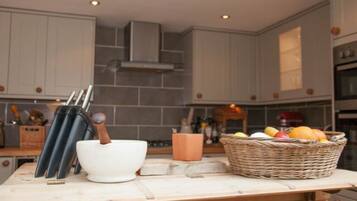 Rumah, 3 kamar tidur | Dapur pribadi | Lemari es besar, microwave, oven, dan ketel listrik