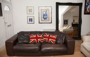 House, 3 Bedrooms | Living room | Flat-screen TV - ICAP Stays The Gallery (Deal)