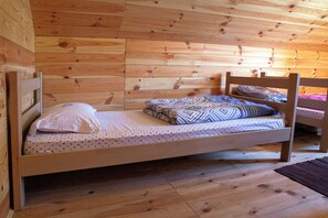 3 bedrooms, iron/ironing board, WiFi