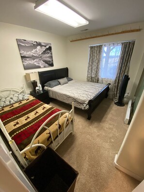 1 bedroom, iron/ironing board, WiFi, bed sheets - Bijou Basin Tranquility: walk out basement 1 bedroom, 1 bath 5+ acres w/ hot tub (Peyton)
