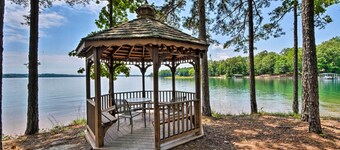 Lake Keowee Resort Condo w/ Balcony & Pool Access!