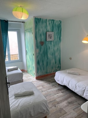 Classic House | 2 bedrooms, premium bedding, blackout drapes, soundproofing