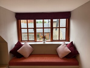 Suite (11) | Courtyard view