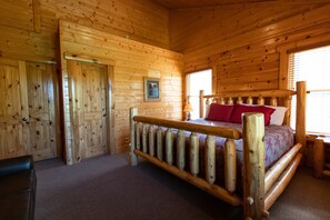 8 bedrooms, iron/ironing board, free WiFi, bed sheets