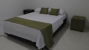 Premium bedding, free WiFi, bed sheets - Puerto Caribe Hostal (Santa Marta)