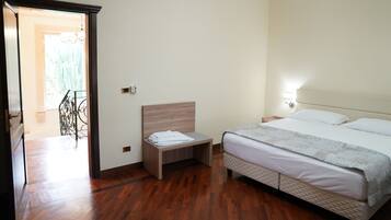 Minibar, décoration personnalisée, ameublement personnalisé, bureau