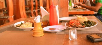 Sakawa Towers County Hotel