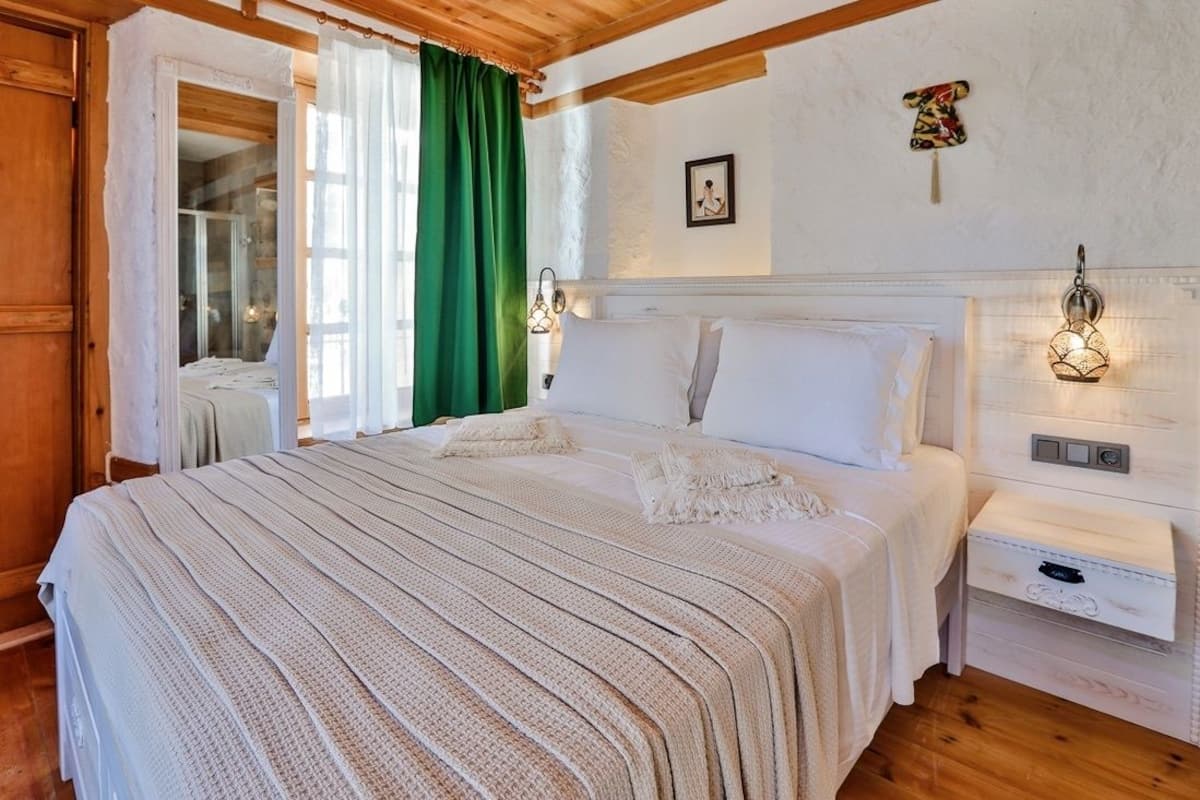 Suite Confort, vista parcial al mar (Sardinia) | 1 habitación, caja de seguridad en la habitación y insonorización