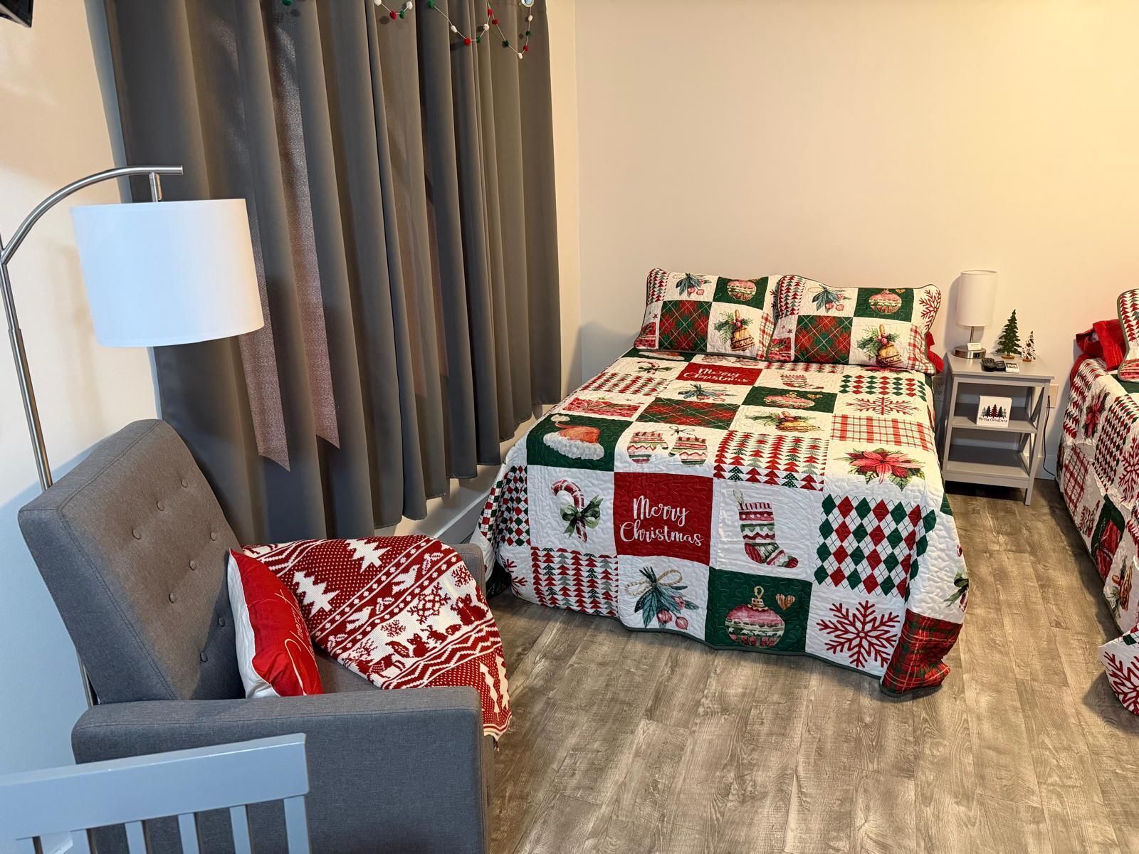 Habitación doble superior, no fumadores, cocina básica | Tabla de planchar con plancha, wifi gratis, ropa de cama