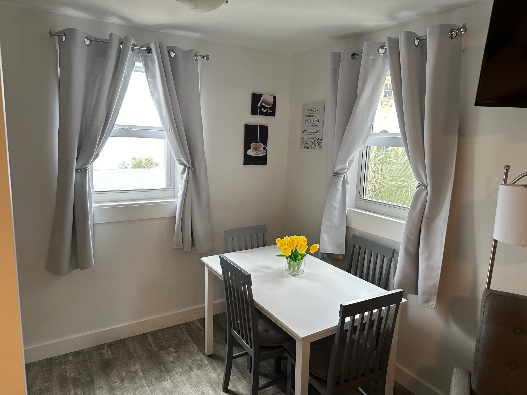 Superior Double Room, Non Smoking, Kitchenette | Private kitchen | Full-size fridge, microwave, coffee/tea maker