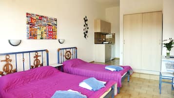 Standard Studio (3 Adults) | Allergiatestatut vuodevaatteet, tallelokero huoneessa, äänieristys