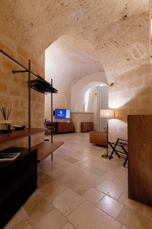 Grand Studio Suite (Suite King) | 1 bedroom, Egyptian cotton sheets, premium bedding, down comforters