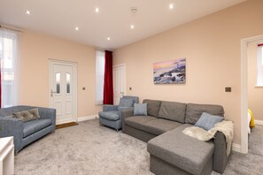 Apartment, Private Bathroom (KVM - Regency Apartment) | Lounge