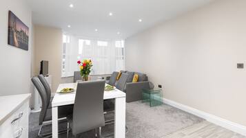 Apartment, Private Bathroom, City View (KVM - Kensington Apartmen) | Restaurant