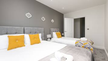 Huoneisto, oma kylpyhuone, kaupunkinäköala (KVM - Kensington Apartmen) | 1 makuuhuone