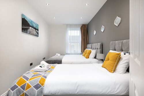 KVM - Kensington Apartment