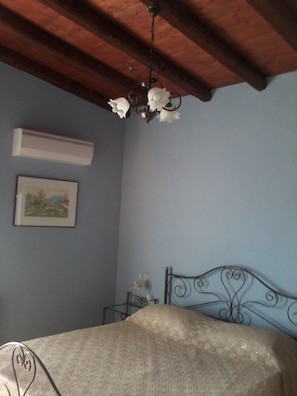 Deluxe Room, Balcony, Sea View | Desk, rollaway beds, free WiFi, bed sheets - Batarà B&B (Agrigento)