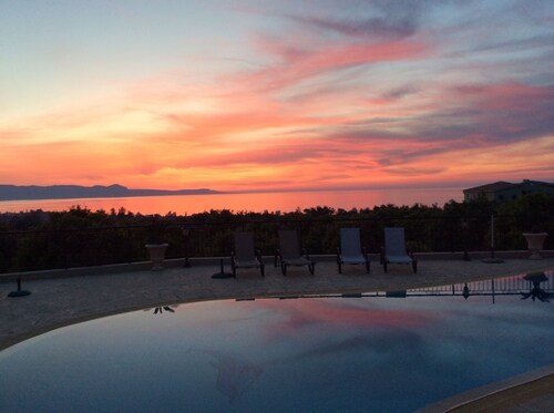 Webooking Sunset Villa