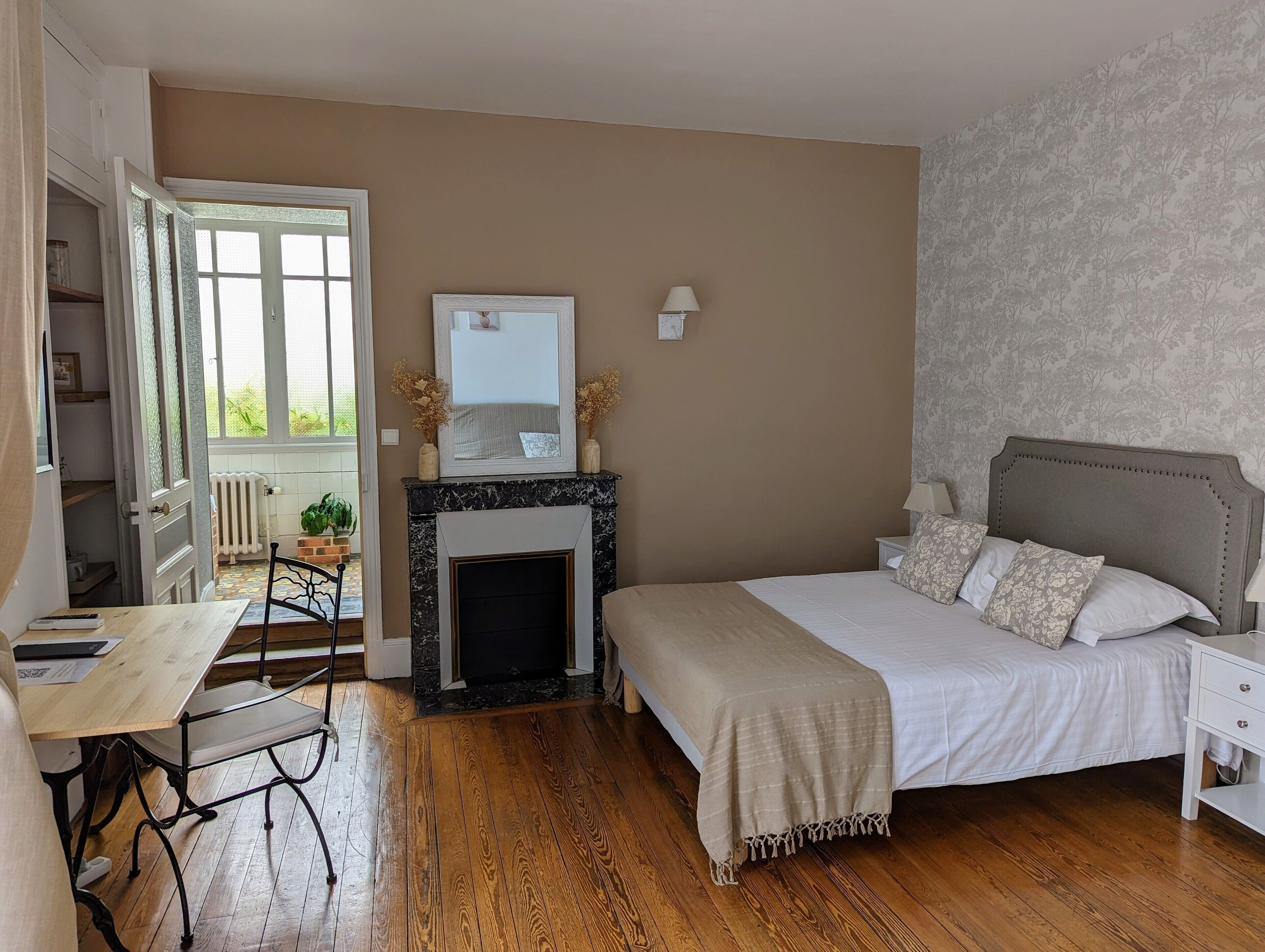 family room | 1 bedroom, premium bedding, select comfort beds, individually decorated