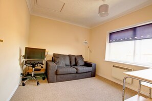 Nhà cơ bản | Khu phòng khách | Netflix 