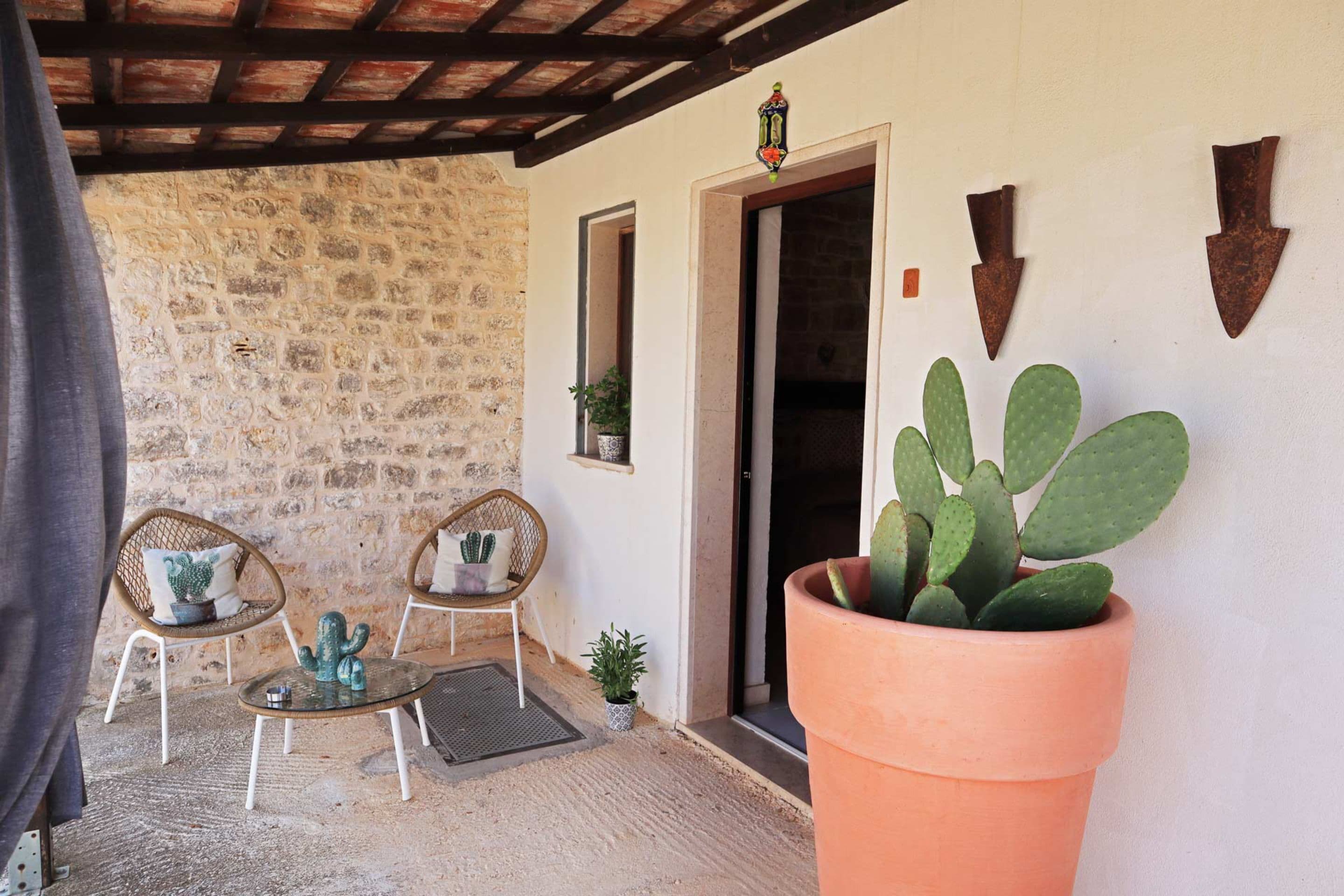 Betten mit Memory-Foam-Matratzen, individuell dekoriert