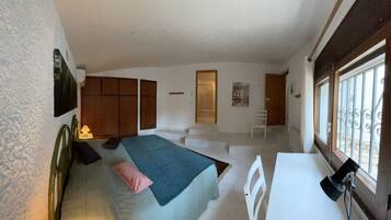 3 slaapkamers, een kluis op de kamer, een bureau