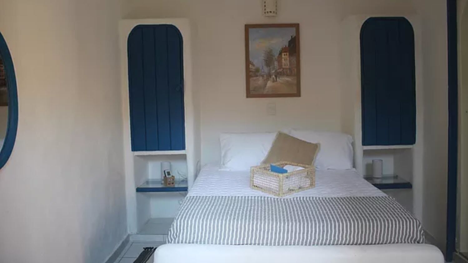 Minibar, wifi gratis y ropa de cama 