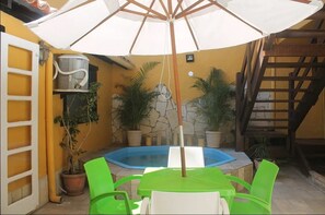 Kolam renang outdoor