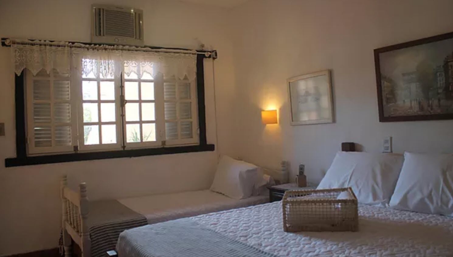 Minibar, wifi gratis y ropa de cama 