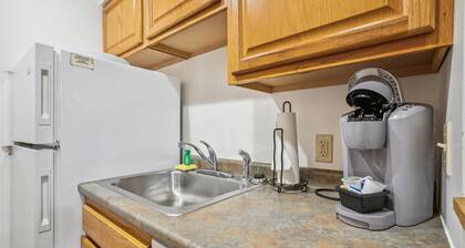 Deluxe 2-huoneen Queen-sviitti 2. kerroksessa, jossa on lämmitetty uima-allas