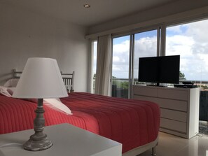 7 habitaciones, tabla de planchar con plancha, wifi y ropa de cama