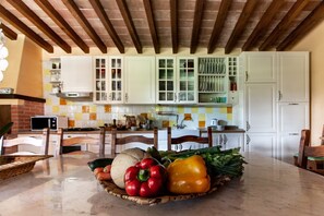 Villa, 4 Schlafzimmer | Eigene Küche | Großer Kühlschrank, Ofen, Herdplatte, Geschirrspüler