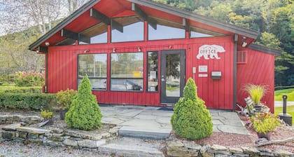 Two Queen Bed Standard Hotel room with outdoor heated pool 201