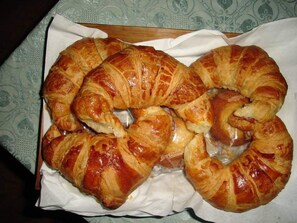 Desayuno continental (EUR 5 por persona)