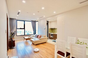 TV, books - Luxury Apartment✪3BR✪The Legend✪Hanoi✪12th Floor (Hanoi)