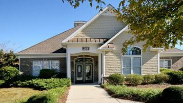 Condo (240-10 Woodlands Way (Crow Creek)) | Exterior