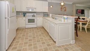 Appart'hôtel (240-10 Woodlands Way (Crow Creek)) | Cuisine privée