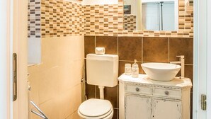 Apartamento, 2 habitaciones | Baño
