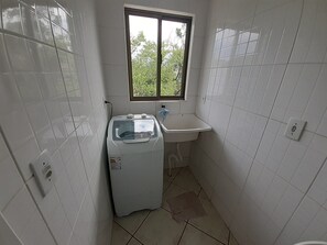 Shower - 203, affordable 2-bedroom apartment very close to the beach. (Bombas)
