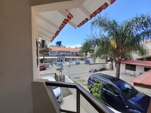 Property grounds - 203, economic apartment 2 bedrooms near the beach (Bombas)