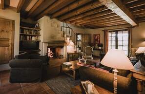 Espace de travail pour ordinateur portable, Wi-Fi gratuit, draps fournis