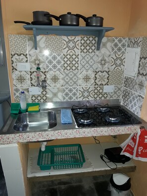 Private kitchen - Studio Simple 01 Close to everything with Wi - Fi (Ilhabela)