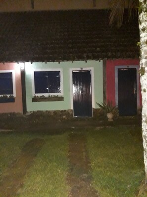 Property grounds - Studio Simple 01 Close to everything with Wi - Fi (Ilhabela)