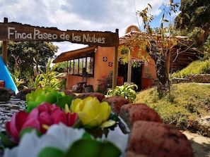 Breakfast and lunch served - Cabañas Paseo de las Nubes (Antigua Guatemala)