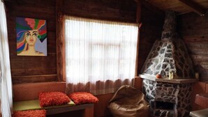 Family Cabin, 1 Bedroom, Kitchenette | Living area