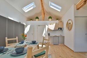 Comfort Apartment, 2 Bedrooms, Balcony (Waldbewohner EUR 60 cleaning fee) | Individually decorated, individually furnished, free WiFi, bed sheets
