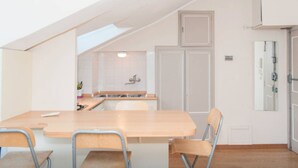 Appartement, 1 chambre | Repas dans la chambre