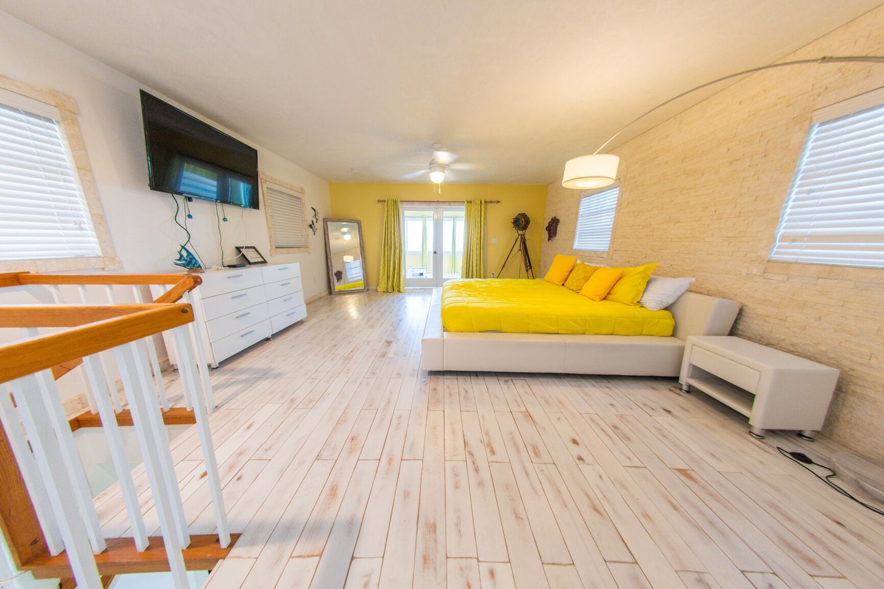 4 slaapkamers, een strijkplank/strijkijzer, gratis wifi, beddengoed