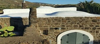 Sun. Stone Dammusi. Pantelleria Scauri Penna