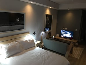 1 chambre, fer et planche à repasser, accès au Wi-Fi (inclus)